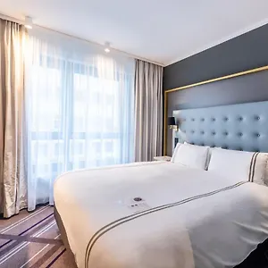 Premier Prager Strasse Otel